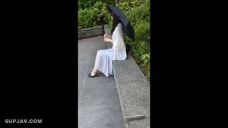 奔驰哥到妹子家中啪啪，别刷抖音赶紧脱衣服了，粉嫩酥胸和鲍鱼怎么玩也不腻